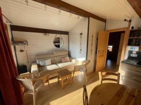 Appartement Mansardé 3 Pièces 74m², Balcon Sud, Parking Privé, Wifi - FR-1-459-183